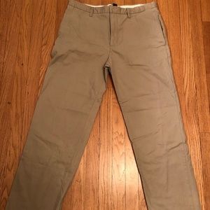 EUC - Banana Republic Men's Chino's size 38/32